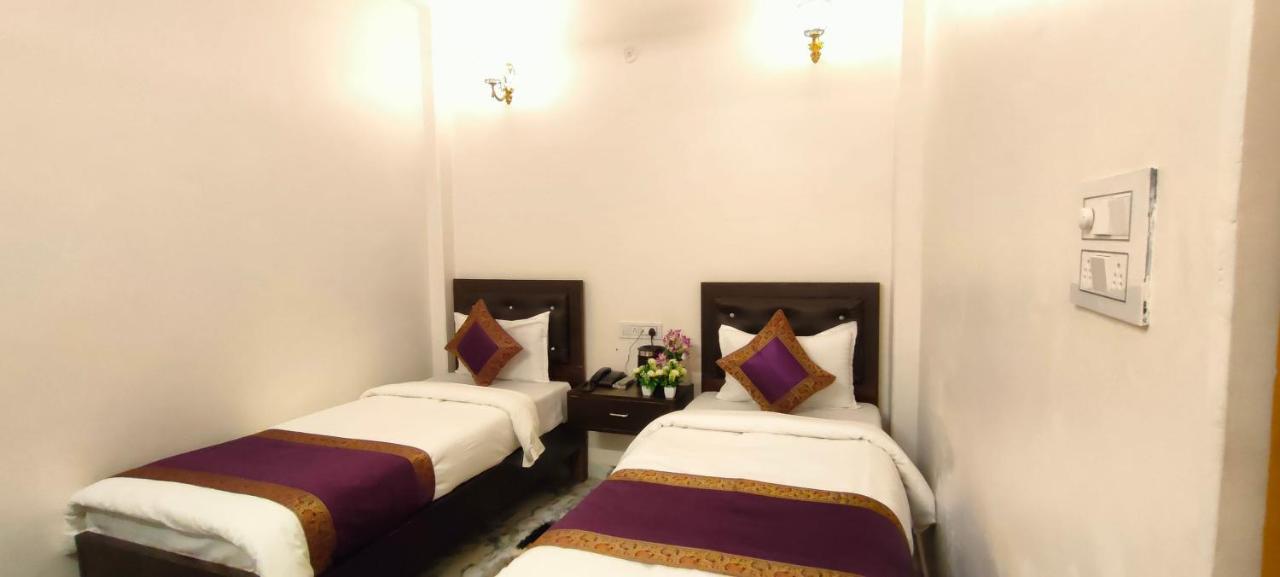 Hotel Shanti Inn Варанасі Екстер'єр фото